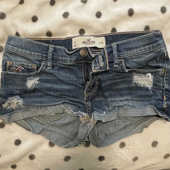 Hollister Short shorts - Picture 2 of 3